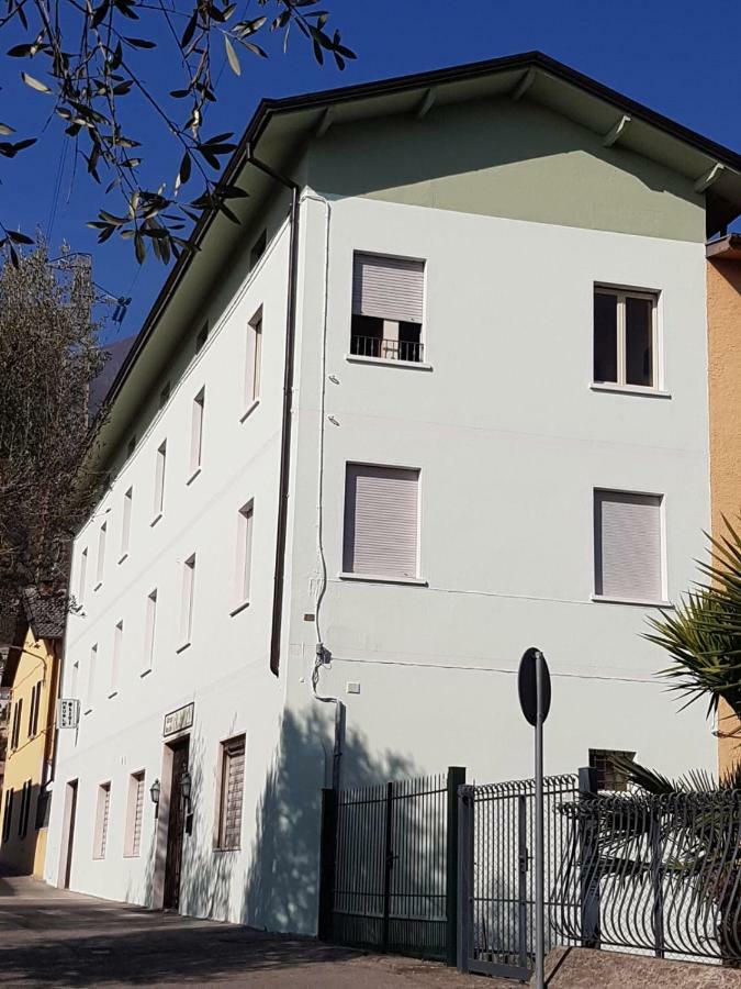 Albergo Meuble Olivi Toscolano Maderno Exterior photo